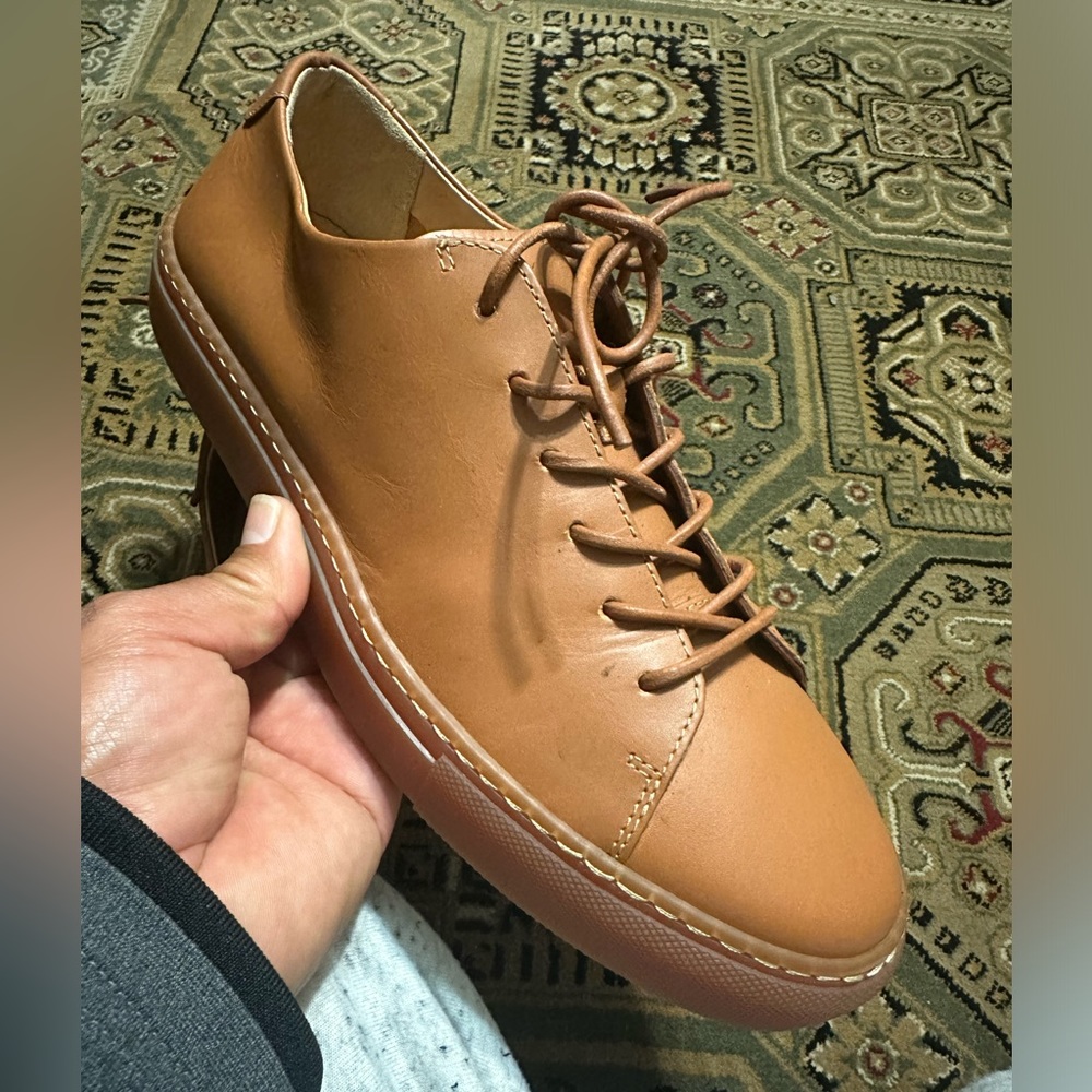 Mens size 9.5 COVE MEN’S SNEAKER 
A timeless design with the future in mind